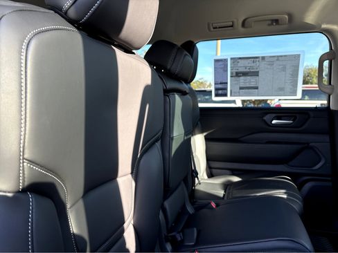 New 2026 Nissan Armada SV image 10