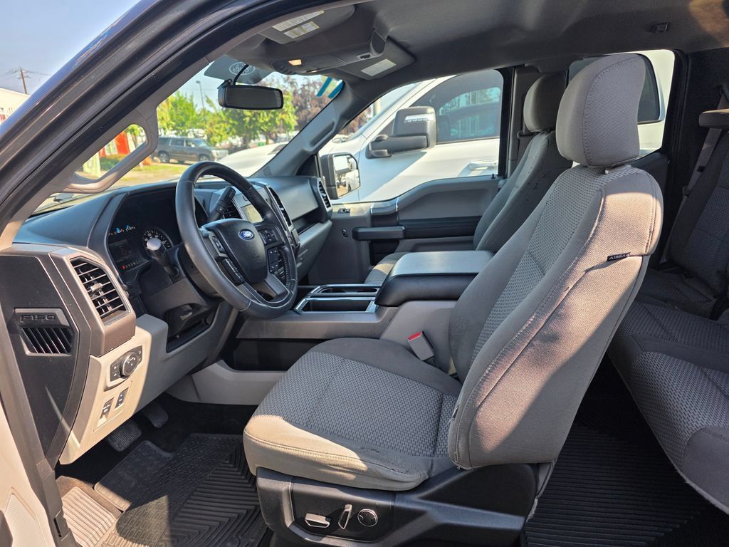 Used 2017 Ford F150 XLT w/ Equipment Group 302A Luxury AWD/4WD image 4