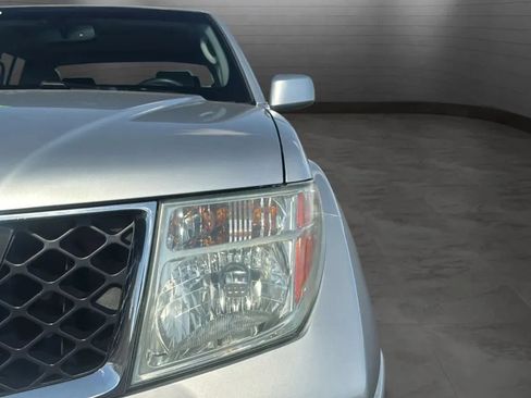 Used 2006 Nissan Frontier LE w/ (X01) Leather Pkg AWD/4WD image 30