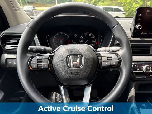 Used 2025 Honda Pilot Touring image 16