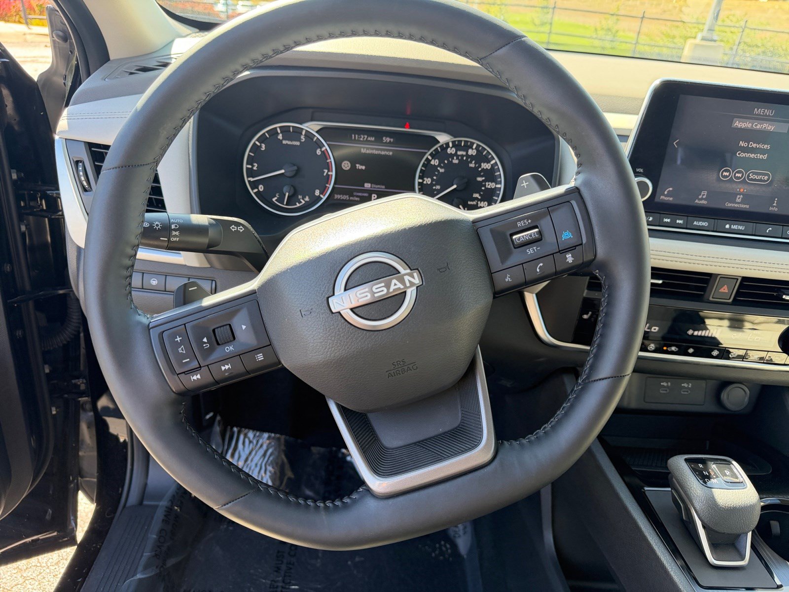 Used 2025 Nissan Rogue SV w/ SV Premium Package FWD image 32