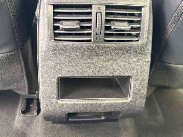 Used 2025 Mitsubishi Outlander SE FWD image 15