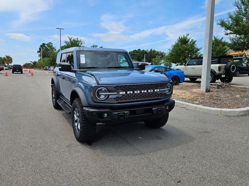 New 2025 Ford Bronco Badlands image 2