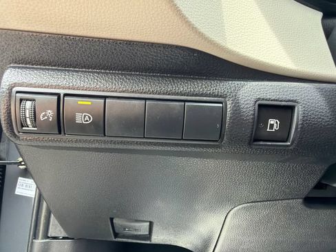 Certified 2025 Toyota Corolla LE FWD image 29