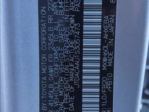 Used 2025 Toyota Prius LE image 25