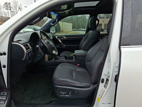 Used 2021 Lexus GX 460 Premium w/ Premium Package image 16