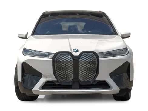 Used 2022 BMW iX xDrive50 w/ Sport Package AWD/4WD image 5