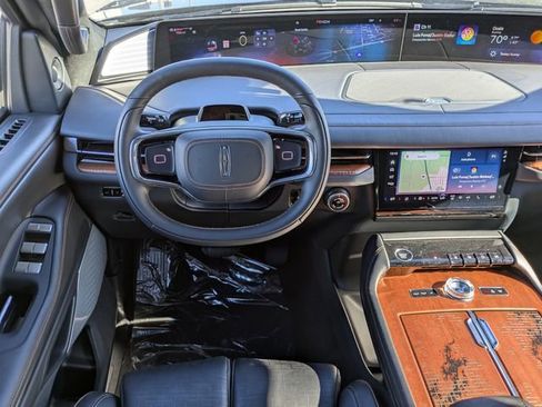 New 2025 Lincoln Navigator Black Label image 16
