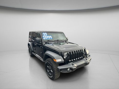 Used 2023 Jeep Wrangler Willys image 3