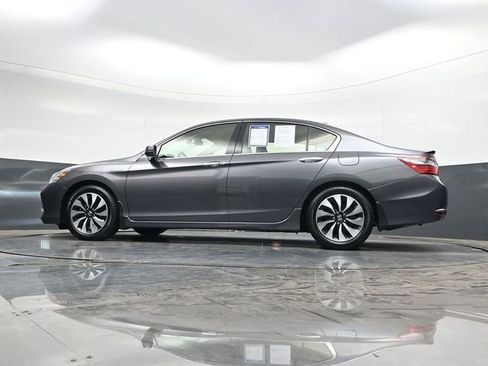 Used 2017 Honda Accord Touring image 32