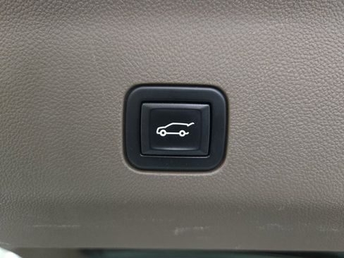 Used 2022 GMC Yukon Denali image 16