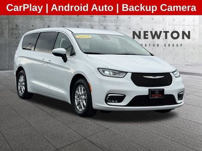 Used 2023 Chrysler Pacifica Touring-L
