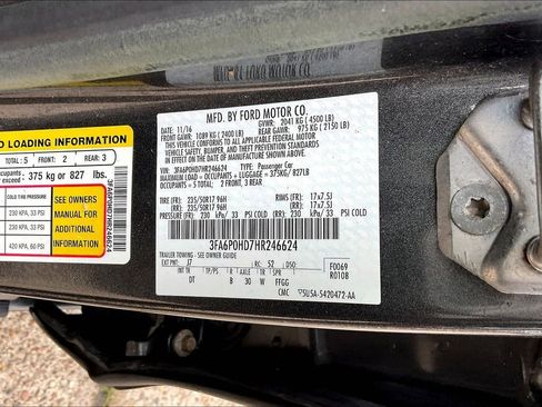 Used 2017 Ford Fusion SE w/ Fusion SE Technology Package image 16