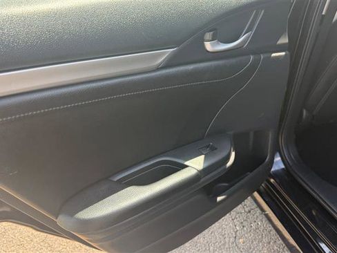 Used 2016 Honda Civic Touring image 23