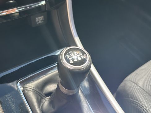 Used 2016 Honda Accord EX image 24