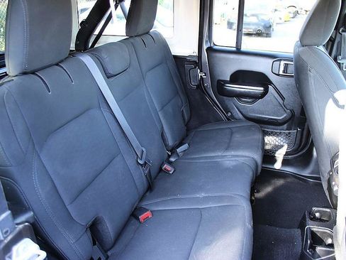 Used 2019 Jeep Wrangler Unlimited Sport S AWD/4WD image 18