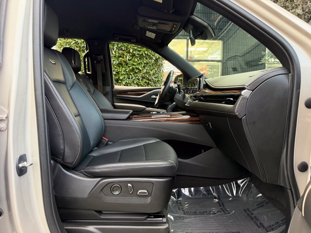 Used 2023 Cadillac Escalade Luxury RWD image 36