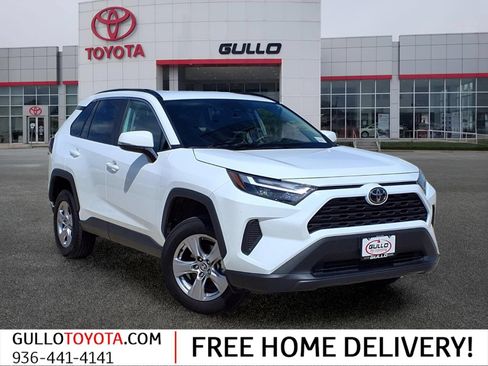 Certified 2025 Toyota RAV4 XLE FWD image 1