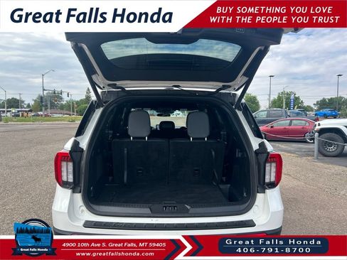 Used 2025 Ford Explorer ST-Line w/ ST-Line Street Pack AWD/4WD image 7