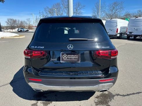 Certified 2022 Mercedes-Benz GLB 250 4MATIC w/ Premium Package Lite image 6