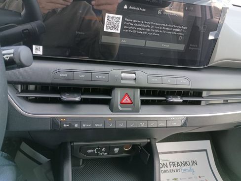 Used 2025 Kia K4 FWD image 25