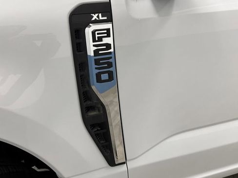 Used 2024 Ford F250 XL w/ XL Chrome Package image 34