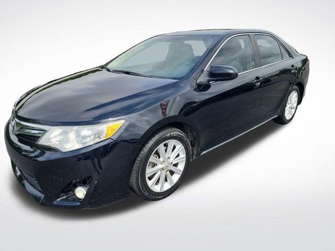 Used 2014 Toyota Camry XLE FWD image 1