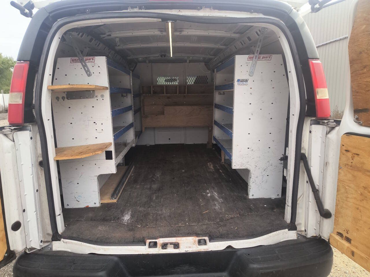 Used 2014 Chevrolet Express 2500 RWD image 24