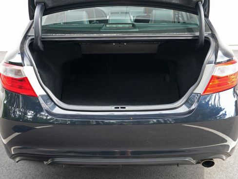 Used 2017 Toyota Camry SE FWD image 9