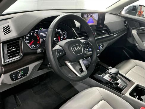 Used 2023 Audi Q5 2.0T Premium w/ Convenience Package image 16