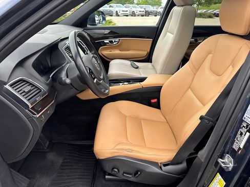 Used 2019 Volvo XC90 T6 Momentum w/ Advanced Package AWD/4WD image 7