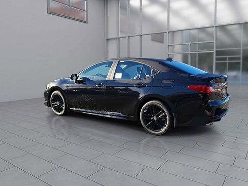 New 2026 Toyota Camry SE image 2