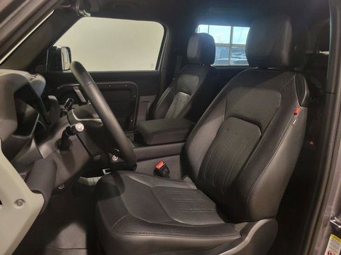 Used 2022 Land Rover Defender 90 X-Dynamic SE image 8