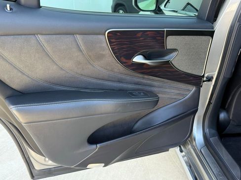 Used 2022 Lexus LS 500 w/ Interior Upgrade Package RWD image 24