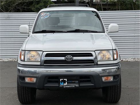 Used 2000 Toyota 4Runner SR5 AWD/4WD image 7