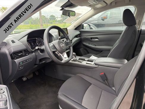 Certified 2025 Nissan Sentra SV w/ Trunk Package FWD image 10