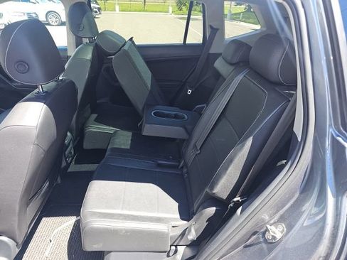 Used 2021 Volkswagen Tiguan SE AWD/4WD image 9