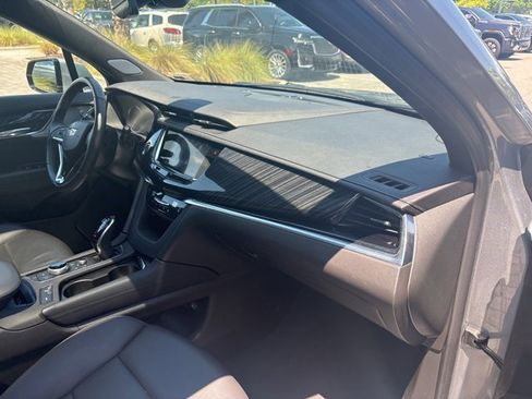 Certified 2025 Cadillac XT6 Premium Luxury image 27