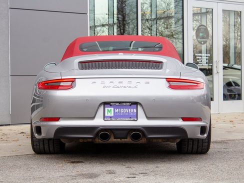 Used 2018 Porsche 911 Carrera S image 9