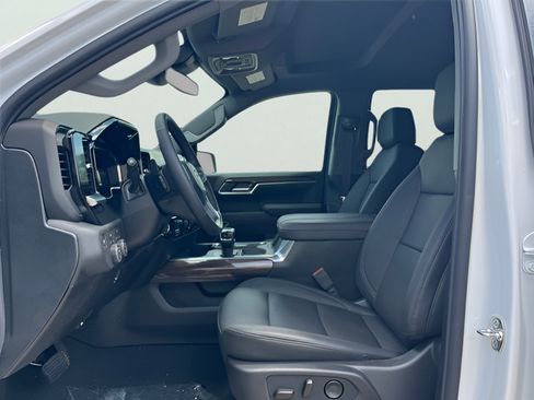 New 2026 Chevrolet Silverado 1500 RST w/ Convenience Package II AWD/4WD image 14