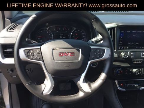 Used 2024 GMC Terrain SLT AWD/4WD image 12