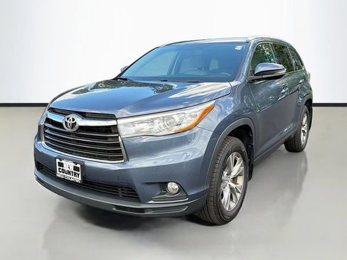 Used 2015 Toyota Highlander XLE AWD/4WD image 3
