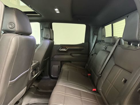 Used 2024 Chevrolet Silverado 1500 High Country w/ Technology Package AWD/4WD image 14