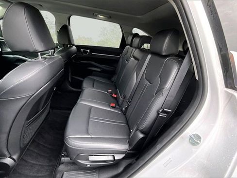 Certified 2025 Kia Sorento S w/ Panoramic Sunroof Package image 25