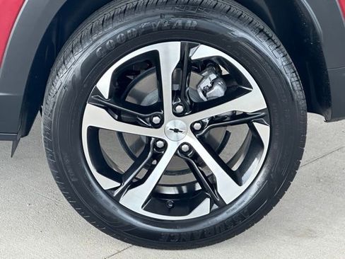 Used 2024 Chevrolet Trax RS w/ Driver Confidence Package FWD image 12