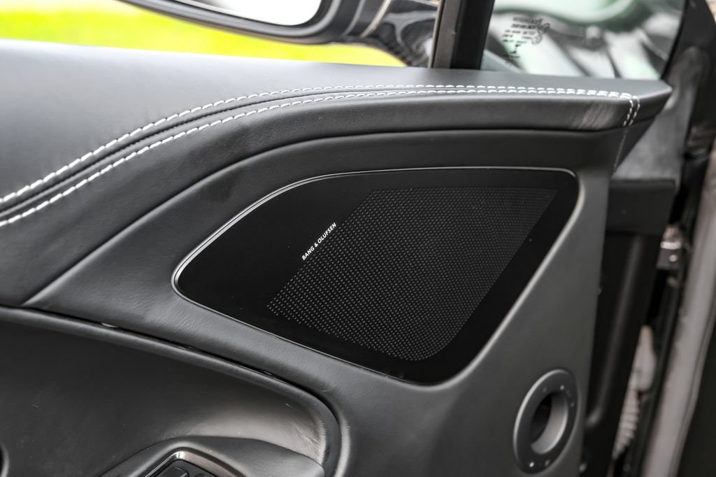 Used 2016 Aston Martin Vanquish Coupe RWD image 42