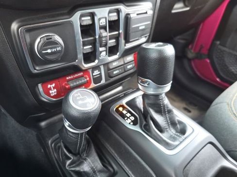 Used 2024 Jeep Wrangler Unlimited Sport AWD/4WD image 28