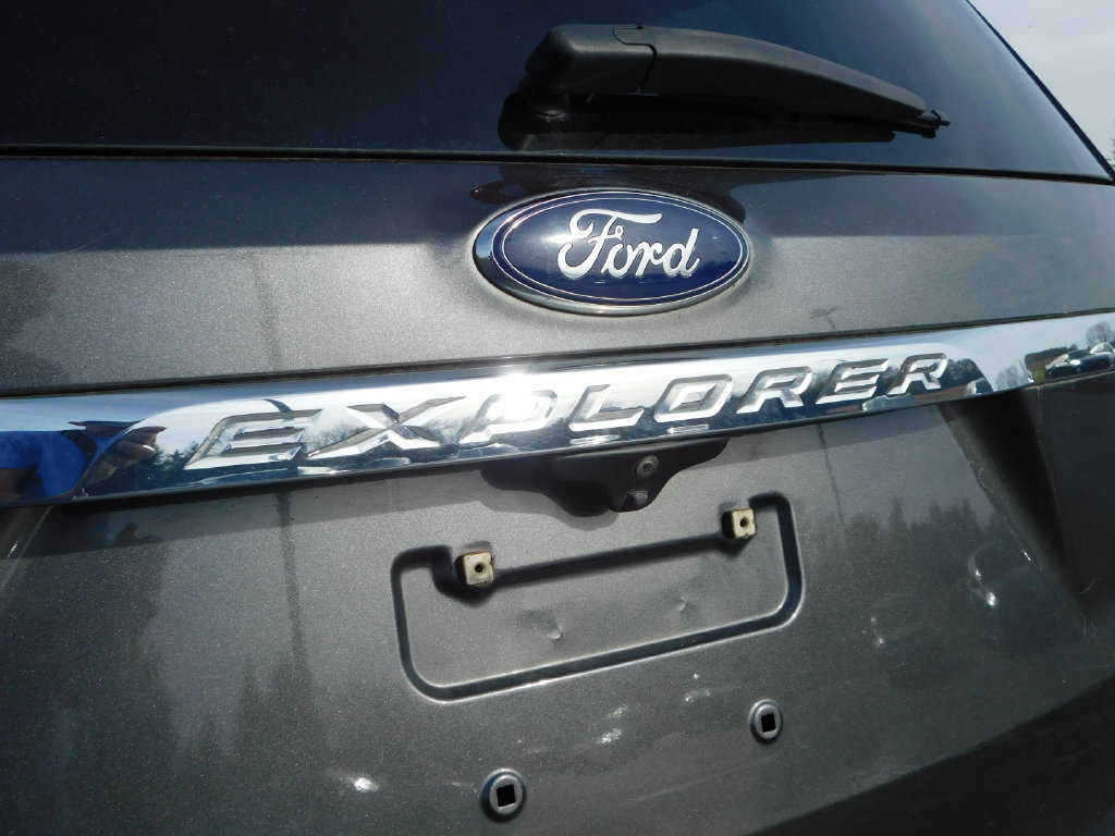 Used 2017 Ford Explorer XLT AWD/4WD image 47