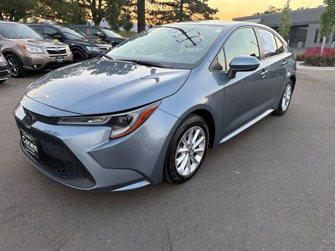 Used 2021 Toyota Corolla LE w/ LE Premium Package FWD image 3