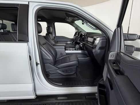 Used 2026 Ford F350 Lariat w/ Black Appearance Package image 6